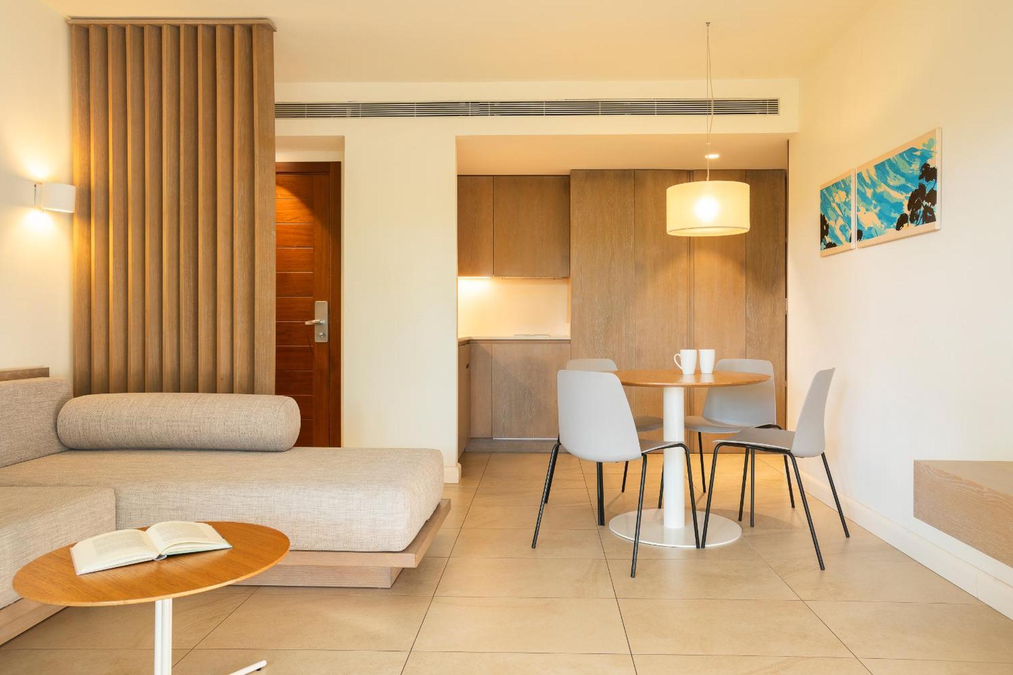 Aparthotel Inturotel Esmeralda Park 4*
